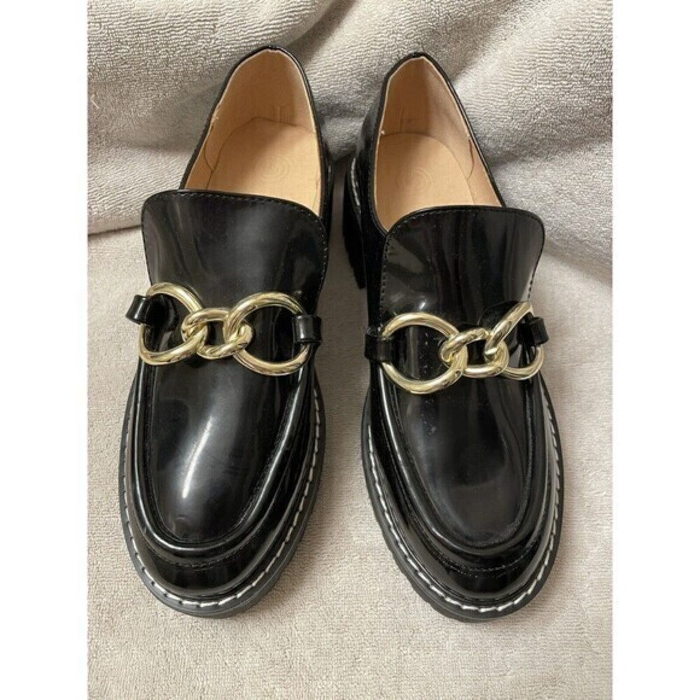Urban‎ Outfitters Black Patent Leather Loafers With Gold Chain  Women's Size 8